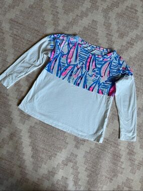 Lilly Pulitzer Girls White Long Sleeve Top with Blue & Pink Accents size M (6-7)